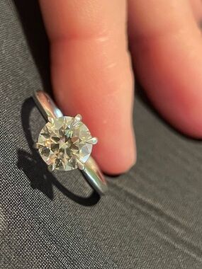 Moissanite Diamond 2 carat Sterling Silver Ring 7.5 💍